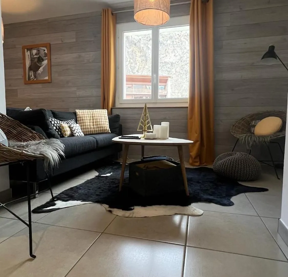 Jaune Genepi - 4 Personnes - 49M2 Et 17M2 Terrasse Valloire