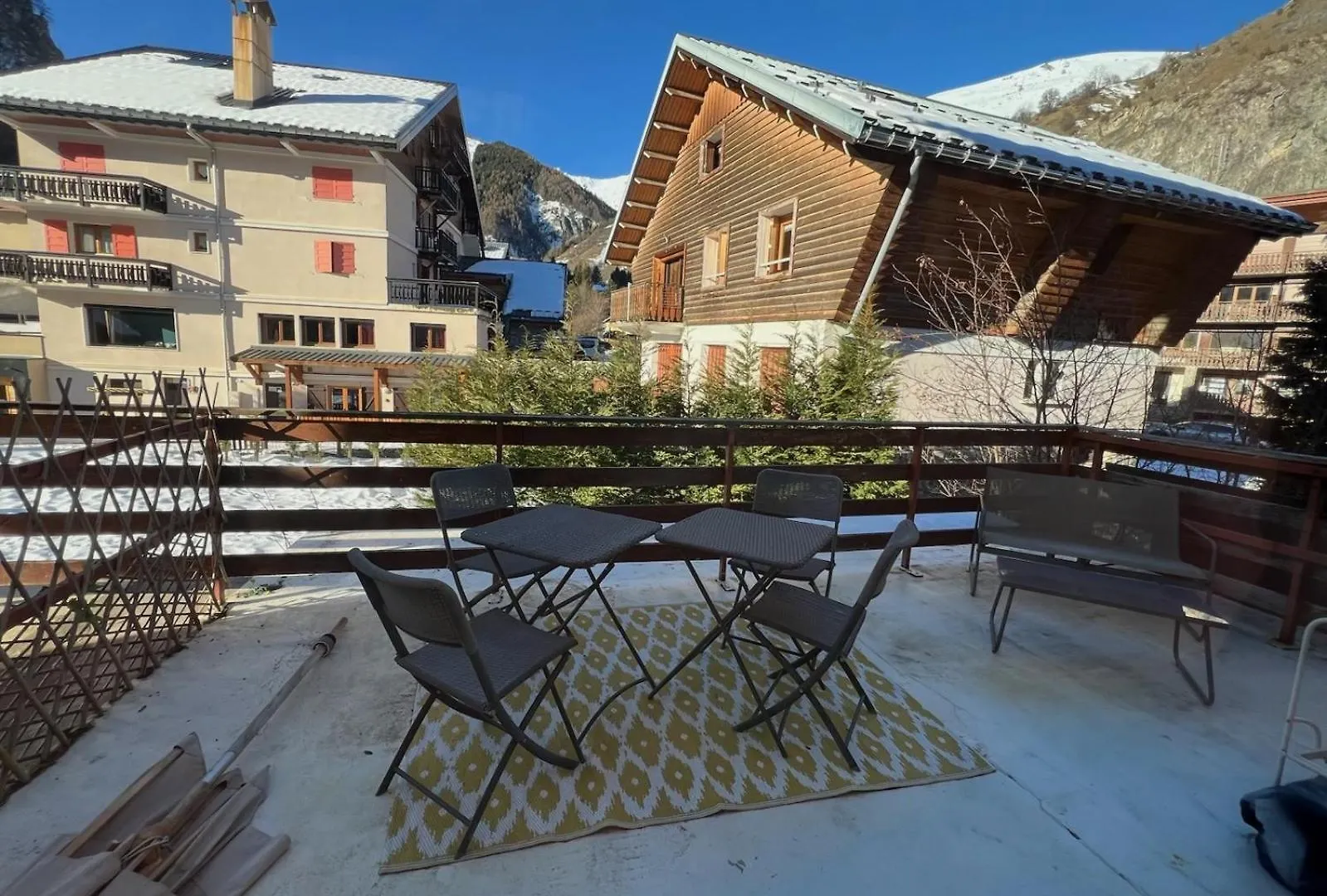 Apartment Jaune Genepi - 4 Personnes - 49M2 Et 17M2 Terrasse Valloire France